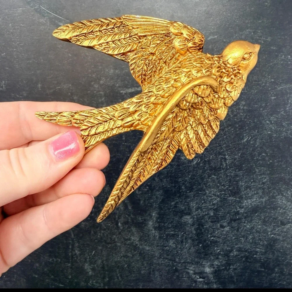 Gold Flying Swallow Wall Decor Vintage Style Bird Wall Art Set Pair